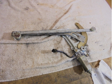 Nissan NISSAN SKYLINE R33 N/S WINDOW MOTOR & MECHANISM R33 LEFT WINDOW REGULATOR No1