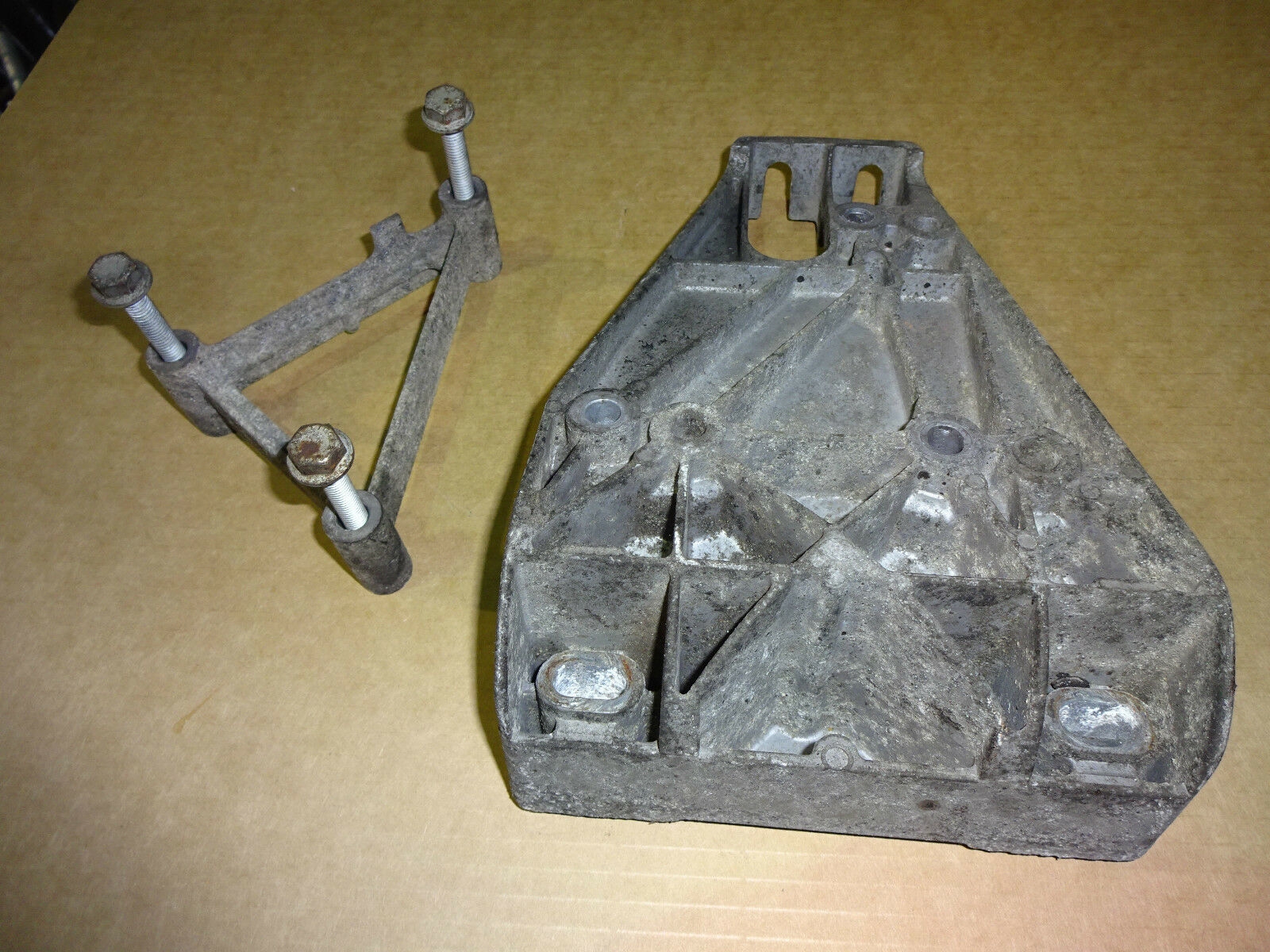 PORSCHE BOXSTER 986 GEARBOX EXHAUST MOUNT SUPPORT BOXSTER 3.2 S TIPTRONIC