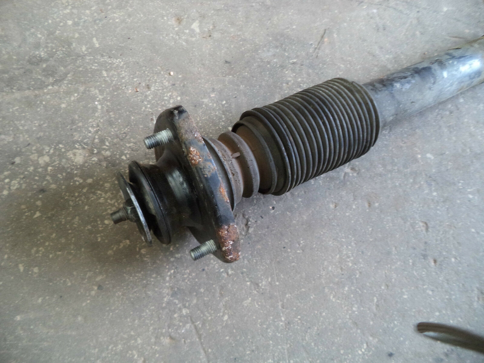 BMW X5 E53 NS REAR PASSENGER SIDE REAR LEFT SHOCK SUSPENSION STRUT 2005 M.A