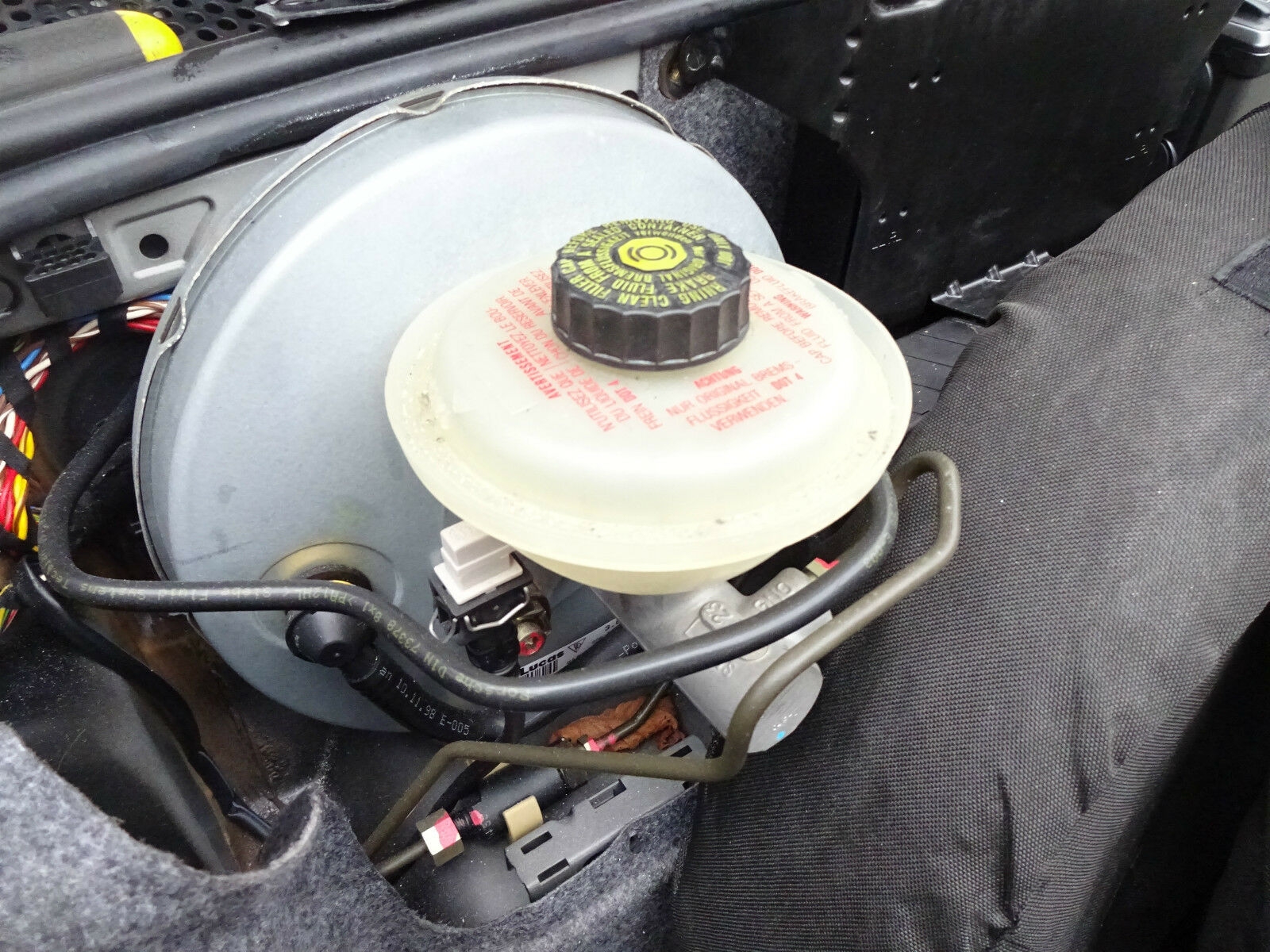 Porsche 996 brake servo and master cylinder reference location