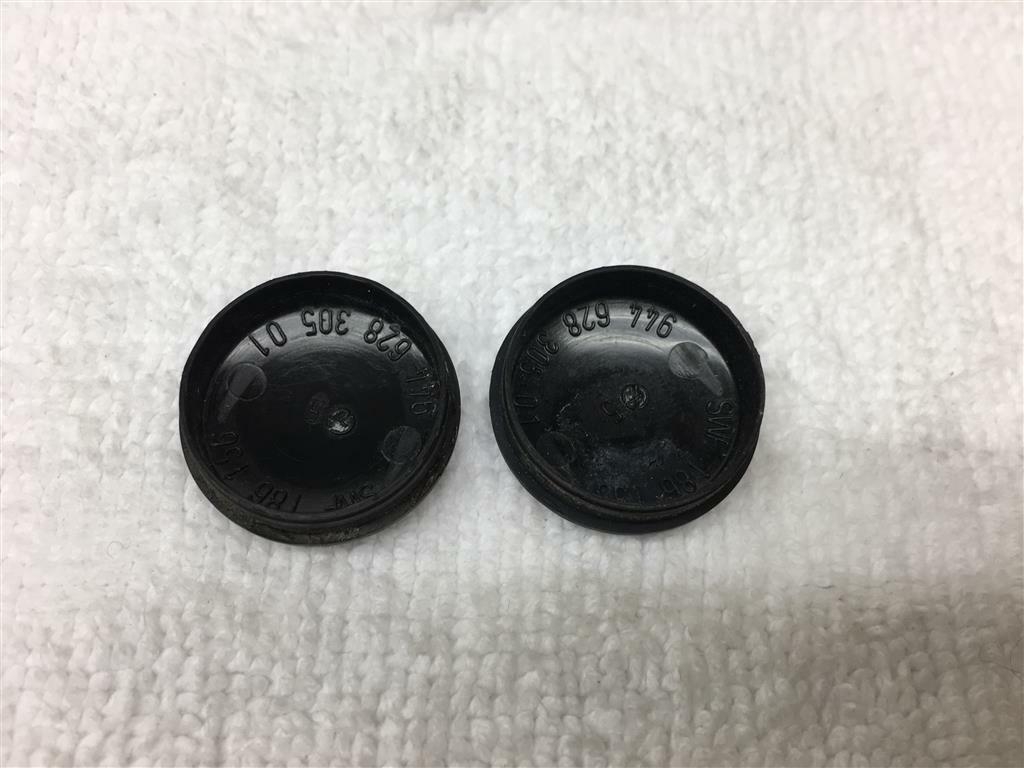 1 x Genuine Porsche Boxster 996 997 Cayman Windshield Wiper Arm End Cap