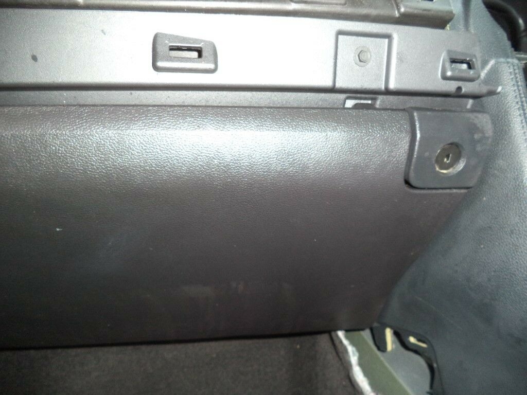2015 2018 FORD MUSTANG GLOVE BOX FORD MUSTANG GLOVE BOX AND KNEE