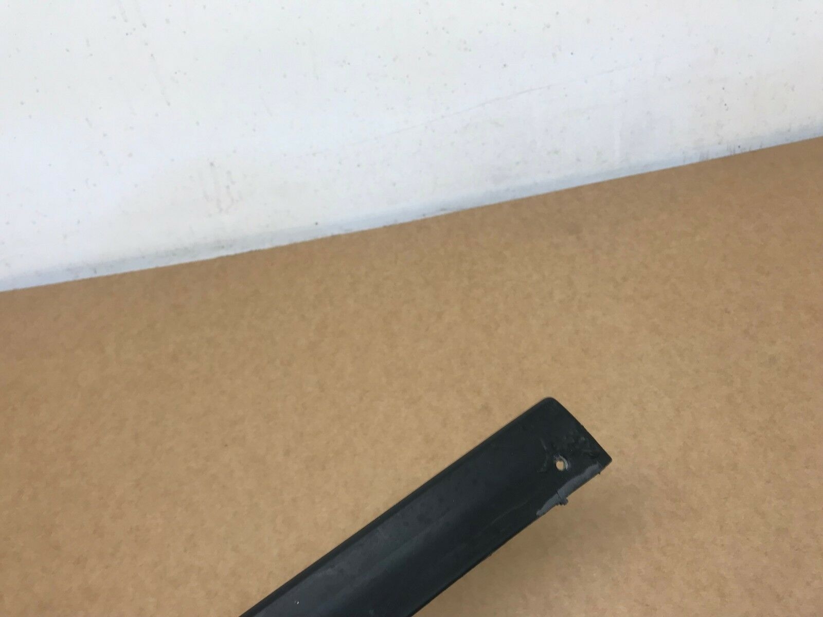 PORSCHE 964 993 REAR QUARTER GLASS WINDOW TRIM NS PASSENGER LEFT SIDE eas