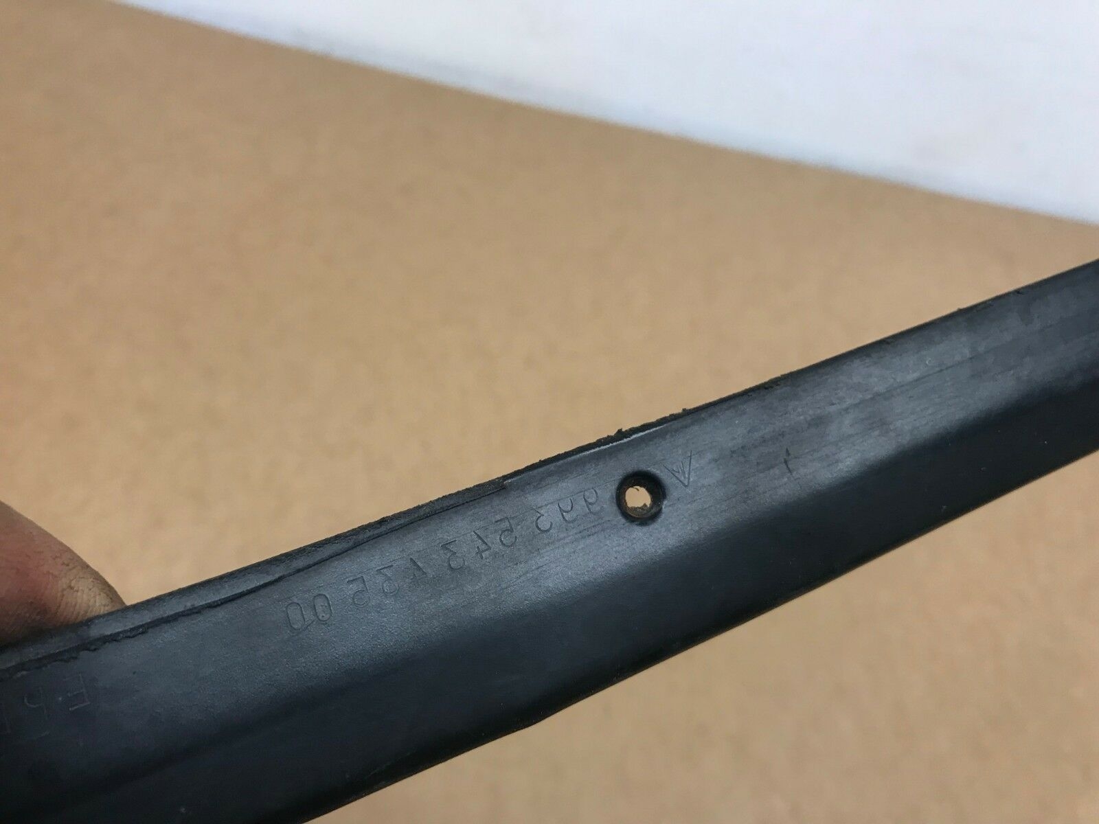 PORSCHE 964 993 REAR QUARTER GLASS WINDOW TRIM NS PASSENGER LEFT SIDE eas