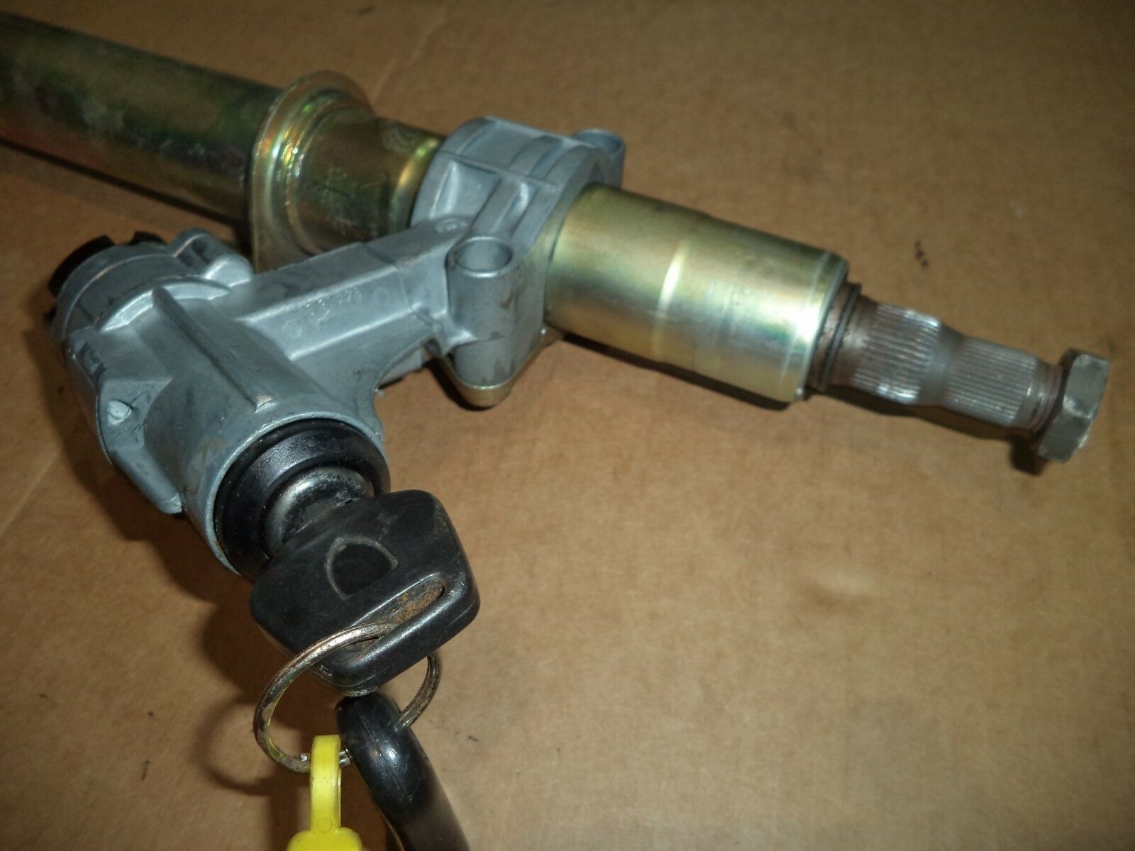 PORSCHE 944 STEERING COLUMN AND KEY C15AVO